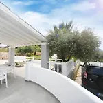 Dom wakacyjny Olive Garden House *