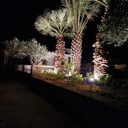 Holiday home Olive Garden House